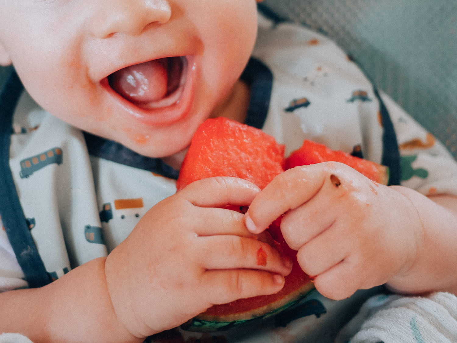Baby led weaning: Breifrei – Was es ist und wie es geht