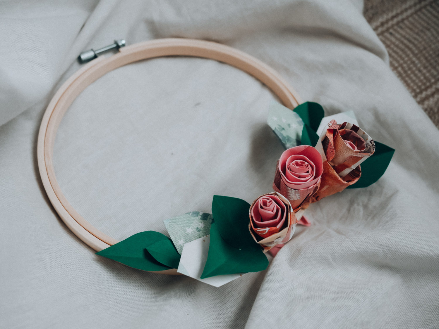 DIY Blumenkranz – Ein Geldgeschenk zur Hochzeit